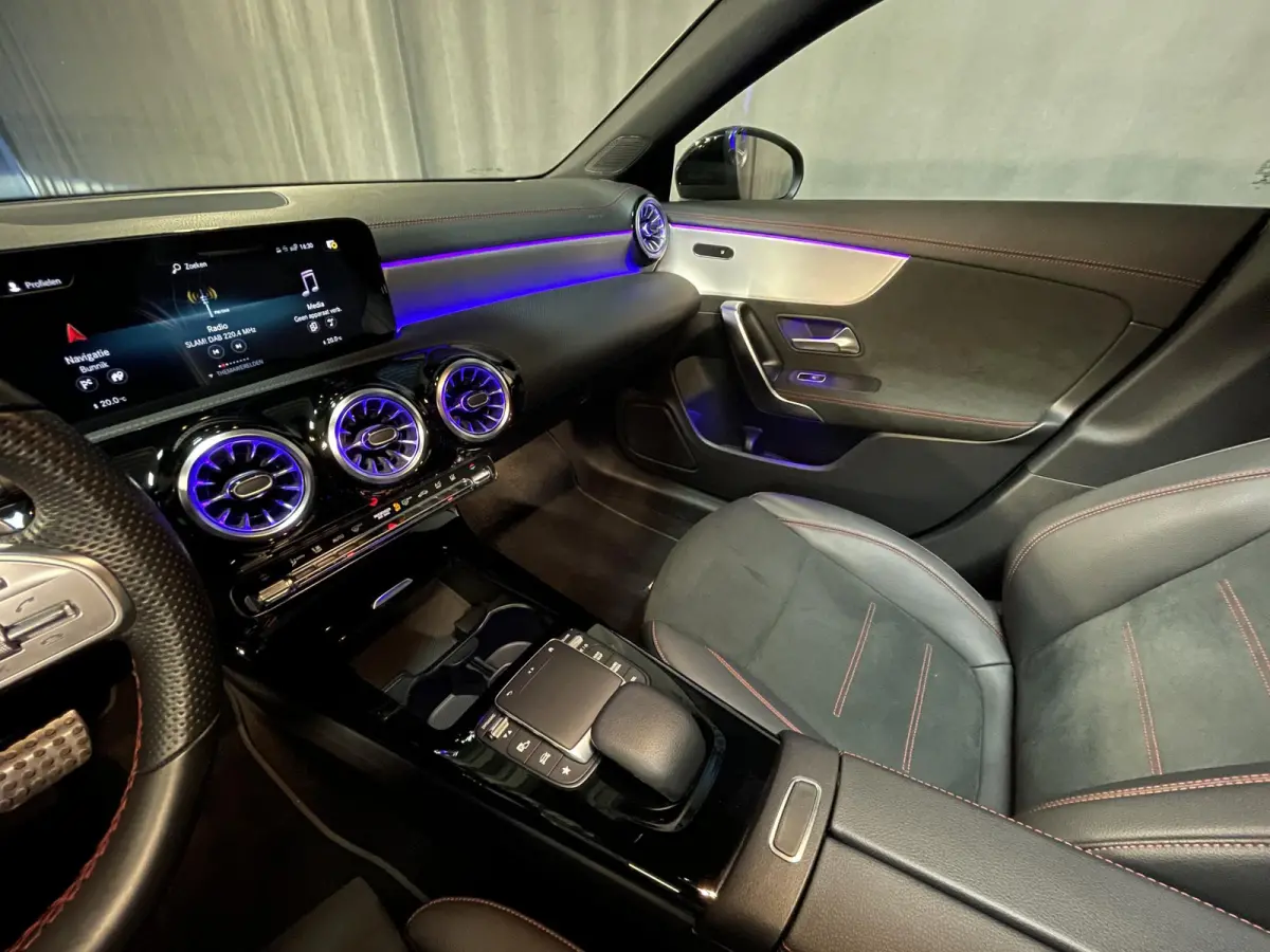 250 e AMG Line 19"/Panoramadak/Sfeerverlichting/Keyless/Camera/Stoelverwarming