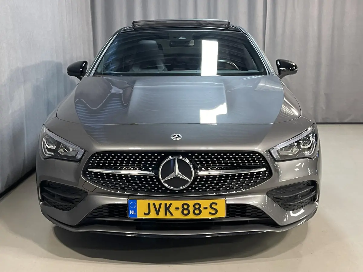 250 e AMG Line 19"/Panoramadak/Sfeerverlichting/Keyless/Camera/Stoelverwarming