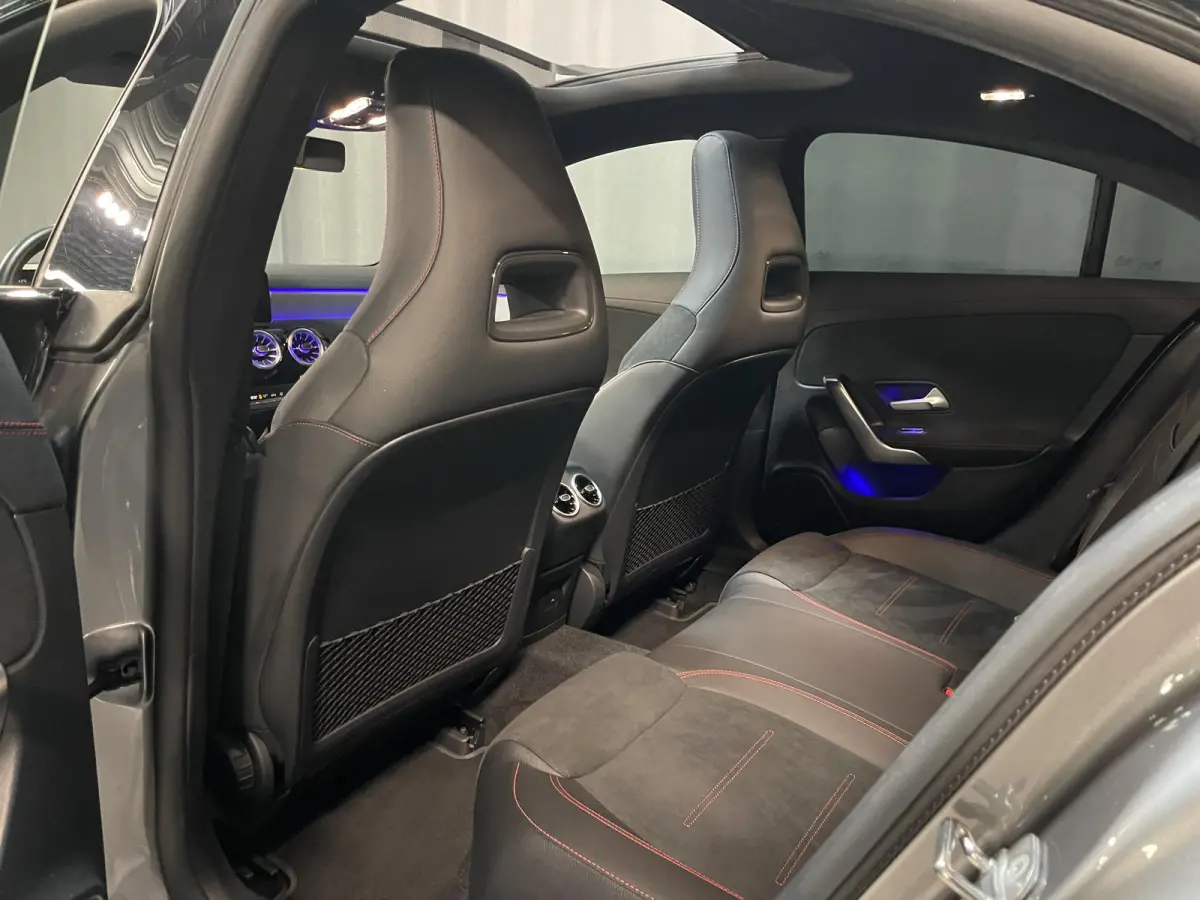 250 e AMG Line 19"/Panoramadak/Sfeerverlichting/Keyless/Camera/Stoelverwarming