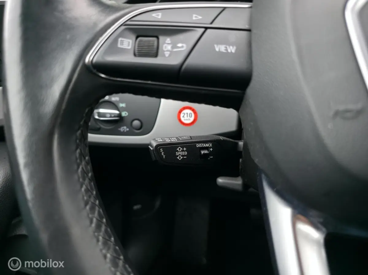 35 TFSI S-line / El. Trekh. / Navi / Leder