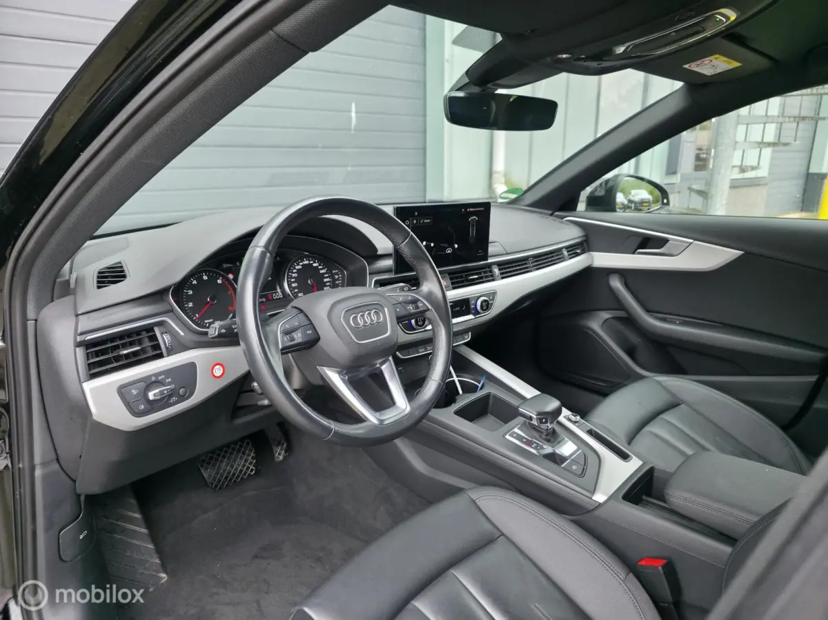35 TFSI S-line / El. Trekh. / Navi / Leder