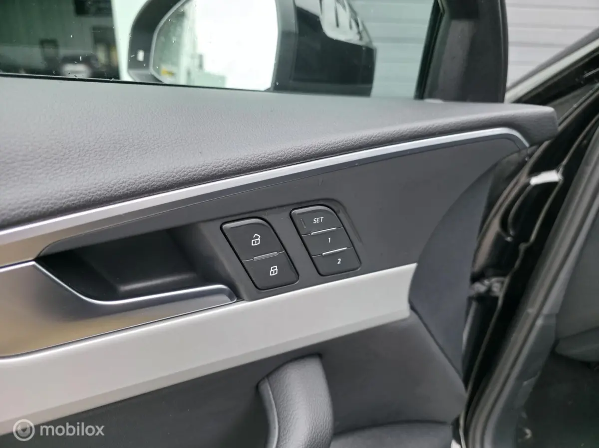 35 TFSI S-line / El. Trekh. / Navi / Leder