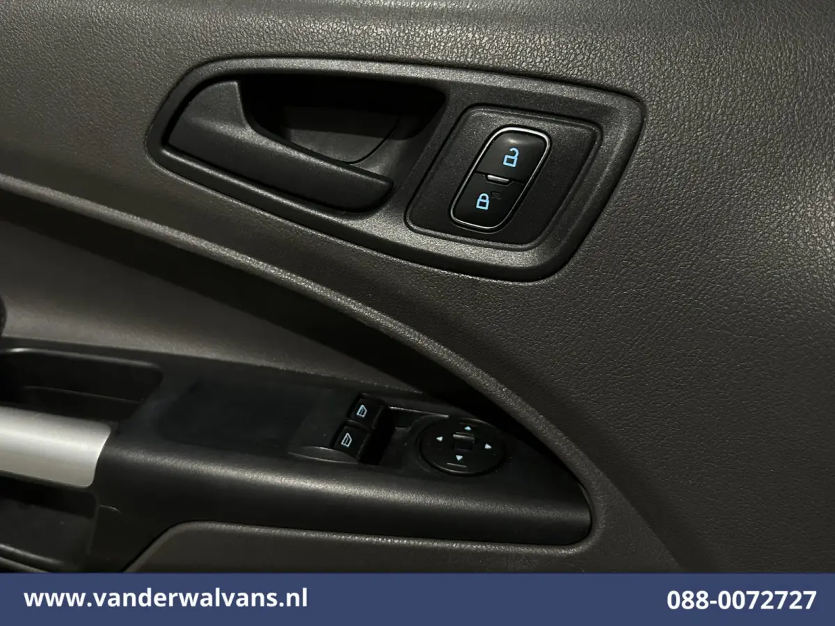 1.5 EcoBlue 100pk L2H1 Euro6 Airco | Camera | Navigatie | Apple Carplay | Trekhaak LM Velgen, Cruisecontrol, Verwarmde Voorruit, Parkeersensoren