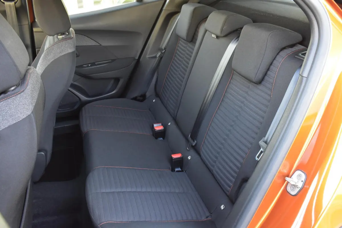 1.2 PureTech Active Pack | Airco | Cruise | Apple Carplay/Android Auto|