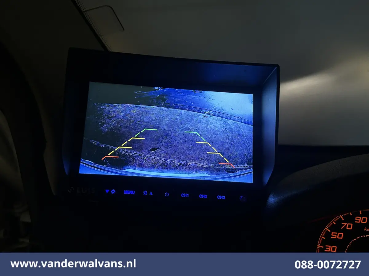 2.2 BlueHDi 141pk Bakwagen 428cm Lang Laadklep Euro6 Airco | Camera | 1085kg laadvermogen Bijrijdersbank