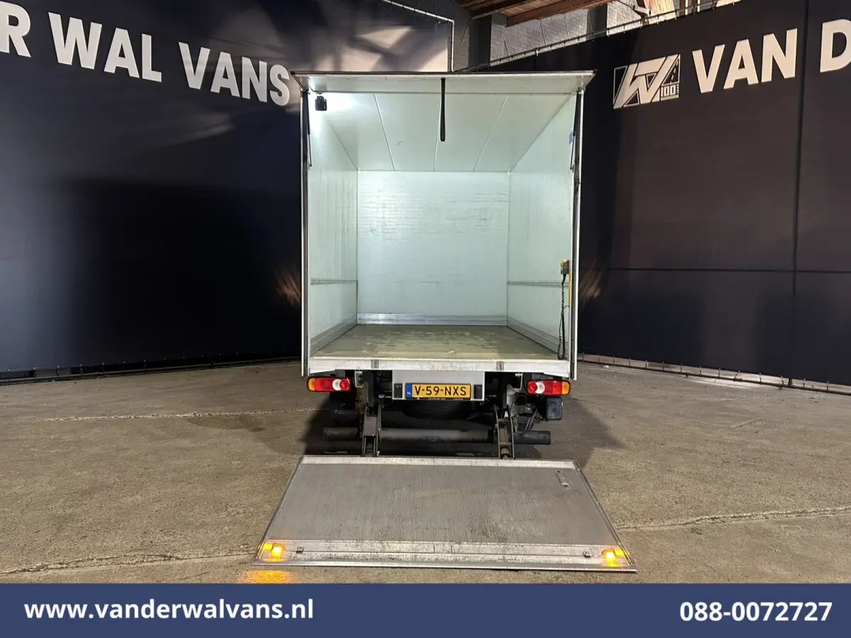 2.2 BlueHDi 141pk Bakwagen 428cm Lang Laadklep Euro6 Airco | Camera | 1085kg laadvermogen Bijrijdersbank