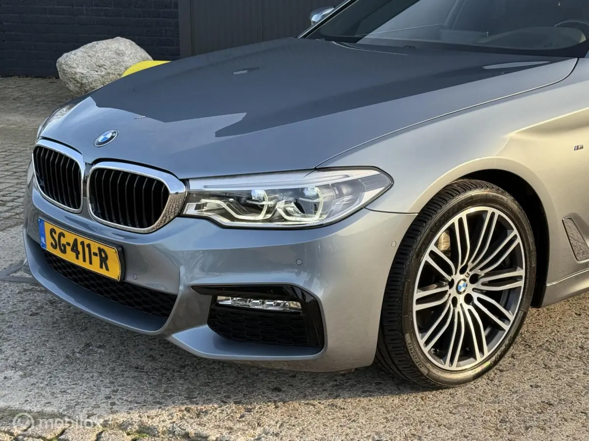520i High Executive | M-Pakket | Pano | Bomvol