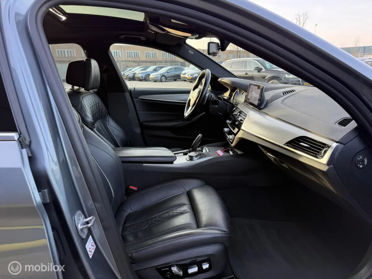 520i High Executive | M-Pakket | Pano | Bomvol