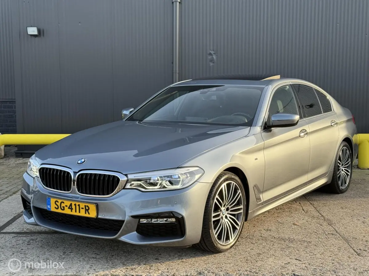 520i High Executive | M-Pakket | Pano | Bomvol