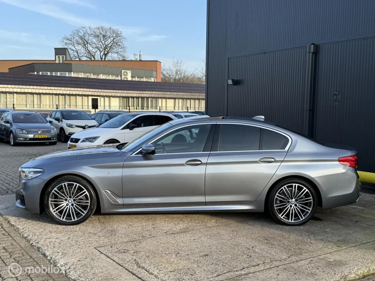 520i High Executive | M-Pakket | Pano | Bomvol