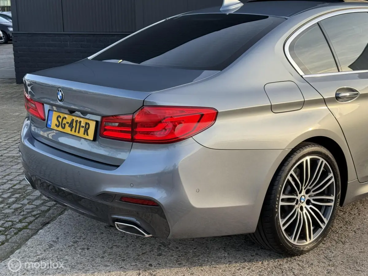 520i High Executive | M-Pakket | Pano | Bomvol