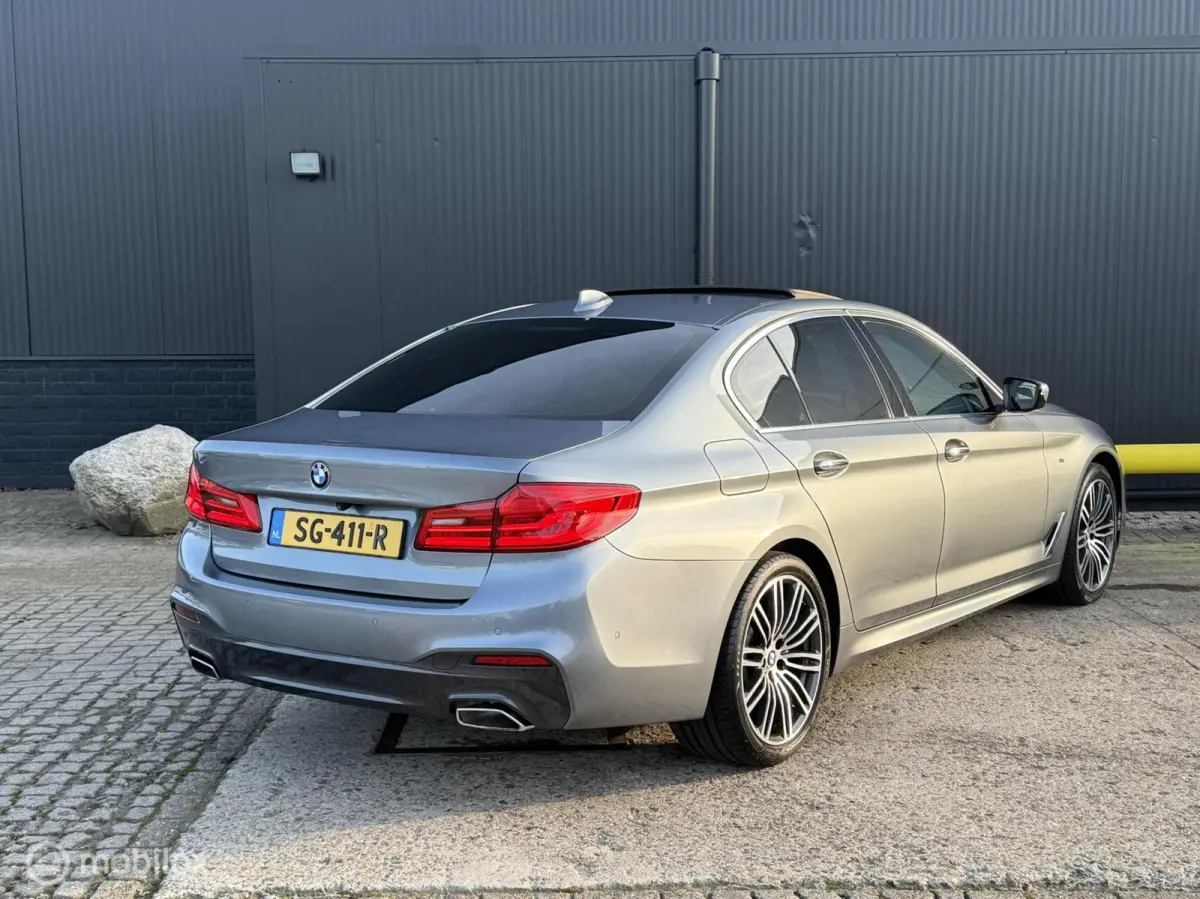 520i High Executive | M-Pakket | Pano | Bomvol
