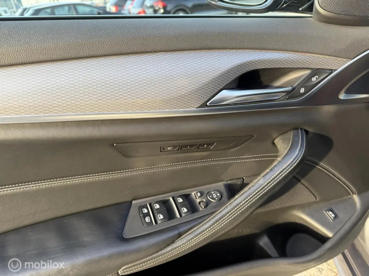 520i High Executive | M-Pakket | Pano | Bomvol