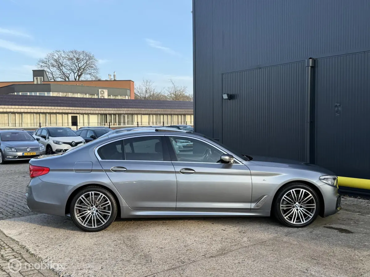 520i High Executive | M-Pakket | Pano | Bomvol