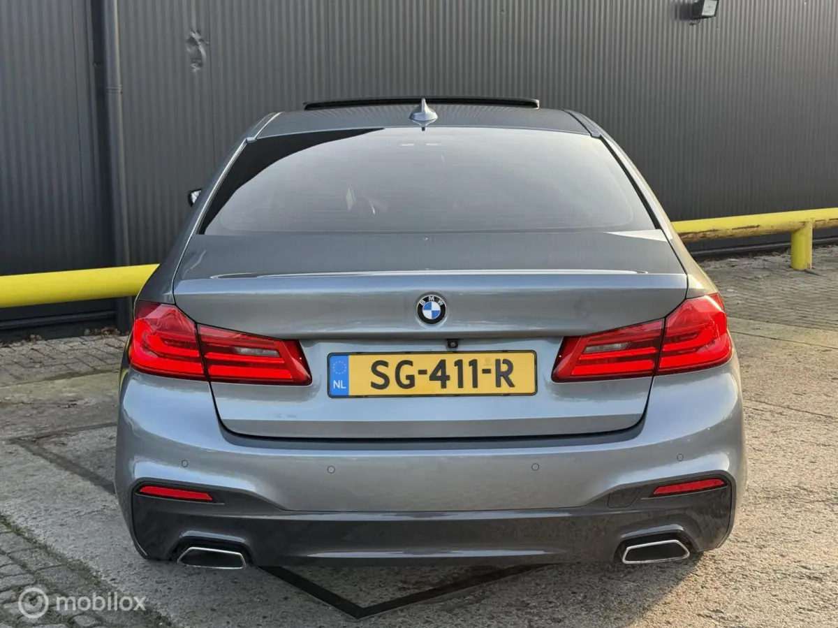 520i High Executive | M-Pakket | Pano | Bomvol