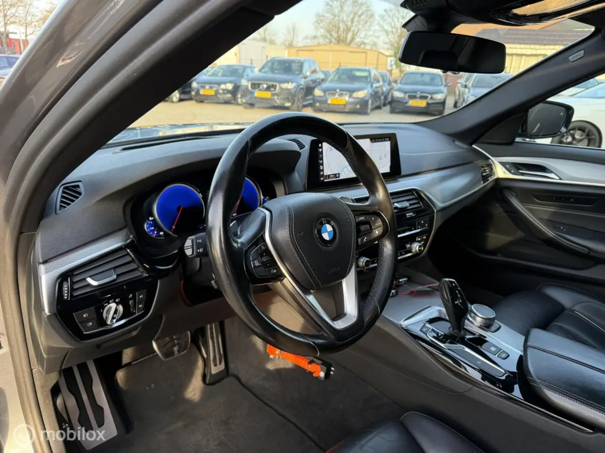 520i High Executive | M-Pakket | Pano | Bomvol