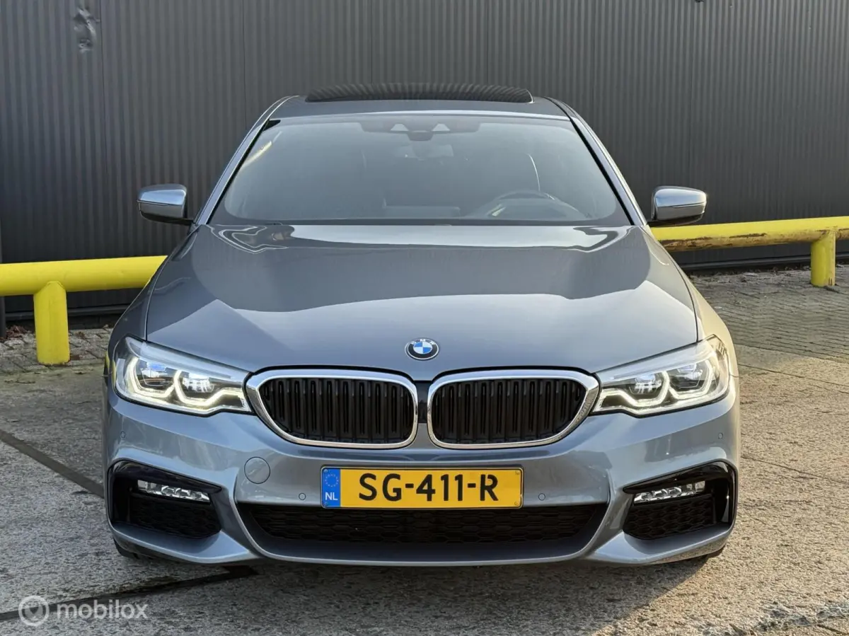 520i High Executive | M-Pakket | Pano | Bomvol