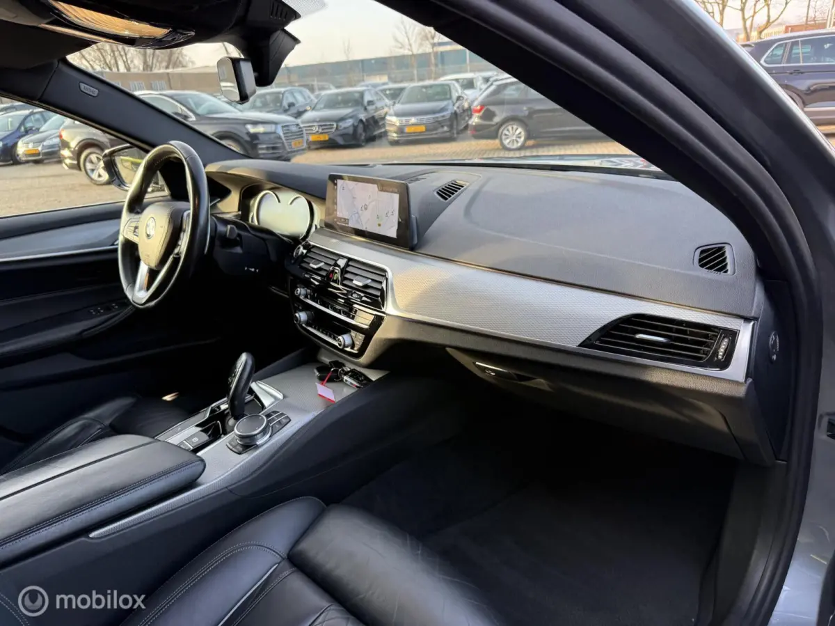 520i High Executive | M-Pakket | Pano | Bomvol