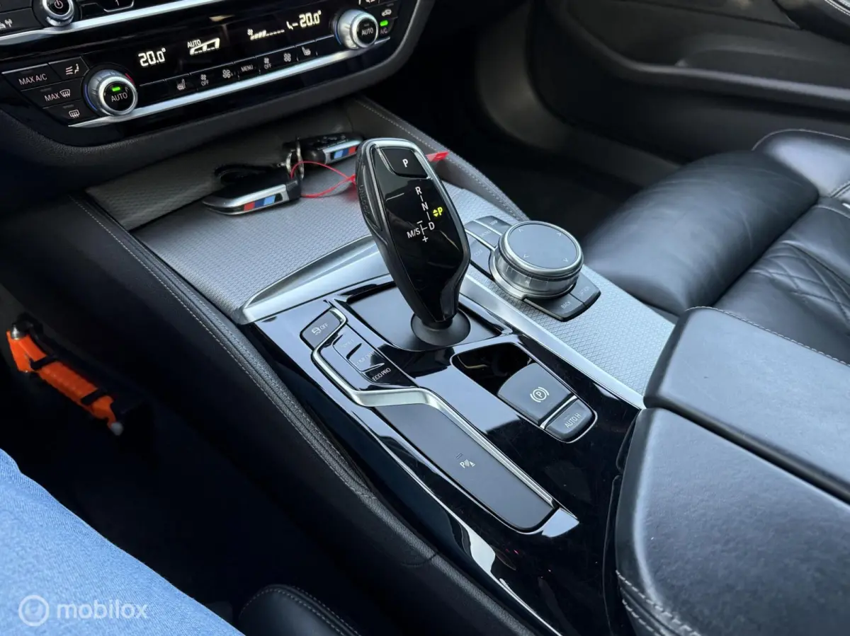 520i High Executive | M-Pakket | Pano | Bomvol