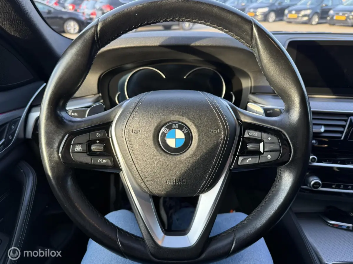 520i High Executive | M-Pakket | Pano | Bomvol