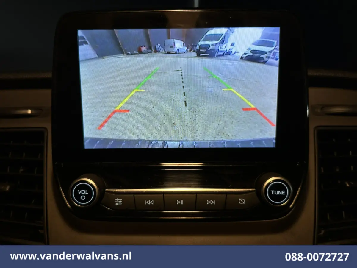 2.0 TDCI L2H1 Euro6 Airco | Camera | Navigatie | LED | Apple Carplay | Cruisecontrol Android Auto, Parkeersensoren, Stoelverwarming, Verwarmde voorruit, Bijrijdersbank, 2670kg trekvermogen