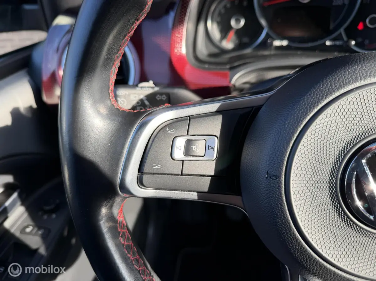 Up! 1.0 TSI GTI BEATS! VOL! CLIMA*CRUISE*PANO*CAM