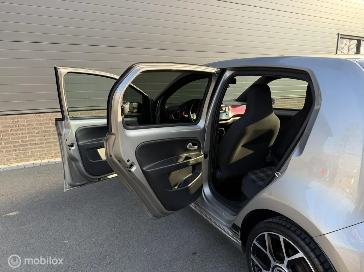 Up! 1.0 TSI GTI BEATS! VOL! CLIMA*CRUISE*PANO*CAM