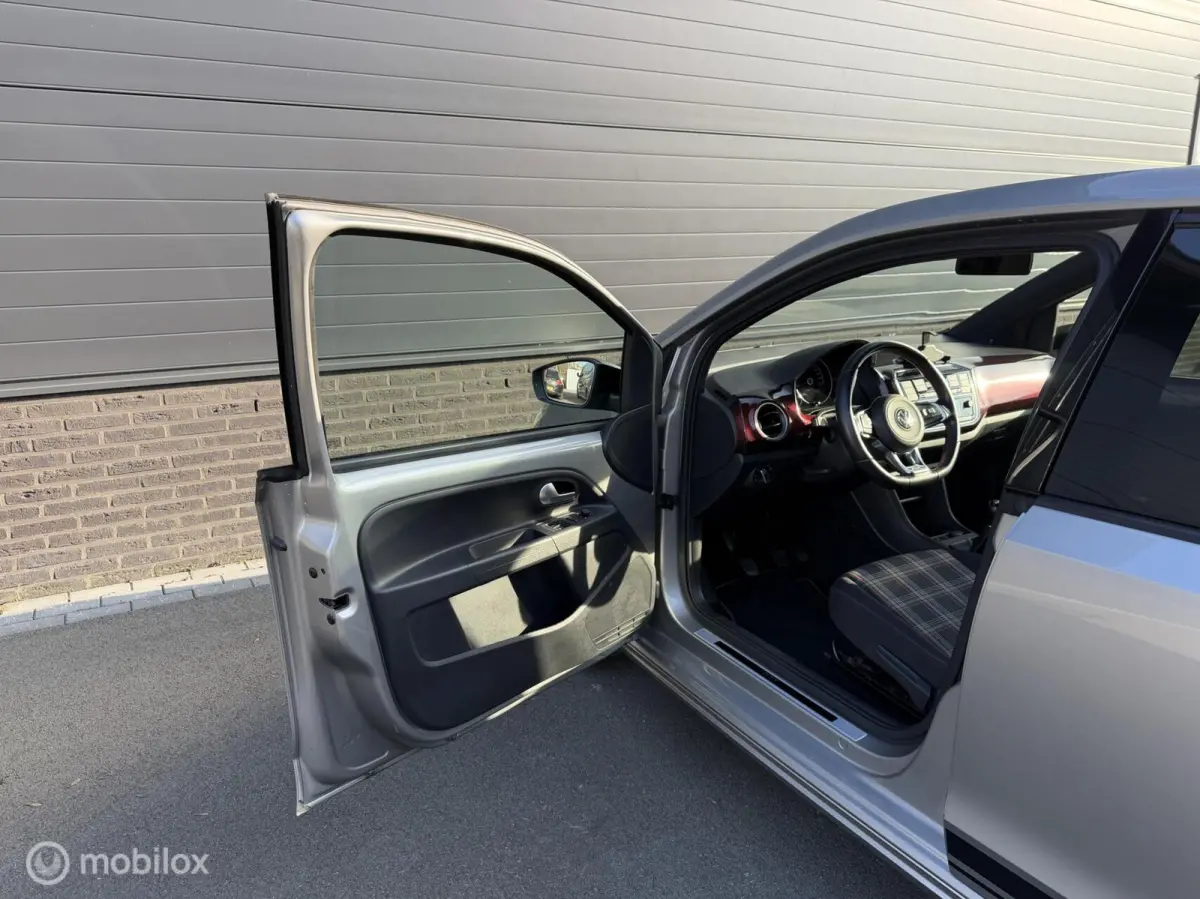Up! 1.0 TSI GTI BEATS! VOL! CLIMA*CRUISE*PANO*CAM