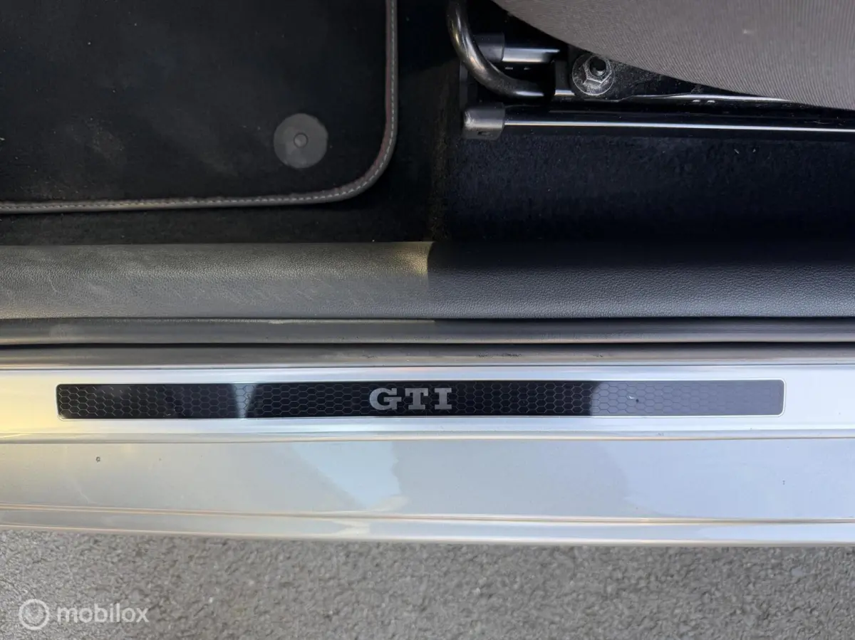 Up! 1.0 TSI GTI BEATS! VOL! CLIMA*CRUISE*PANO*CAM