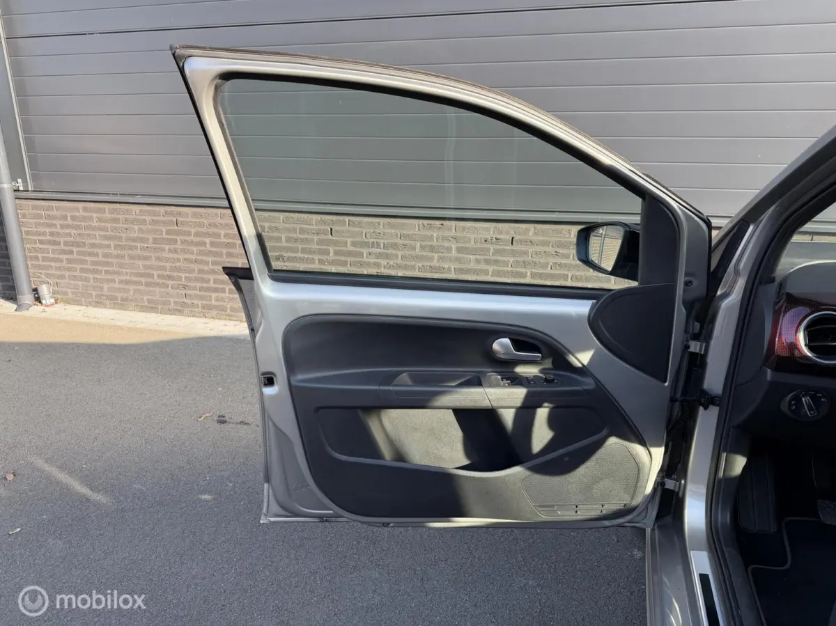 Up! 1.0 TSI GTI BEATS! VOL! CLIMA*CRUISE*PANO*CAM
