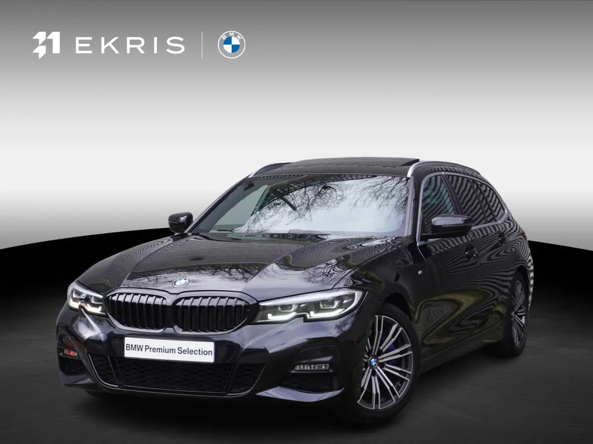 330i High Executive | Glazen panoramadak | Achteruitrijcamera | HiFi System | Elektrisch verwarmde voorstoelen |