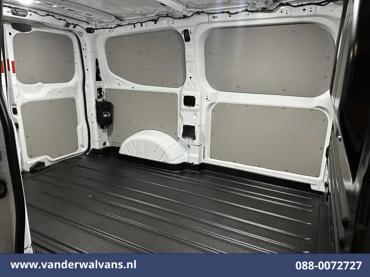 2.0 TDCI L1H1 Euro6 Airco | Camera | Apple Carplay | LED | Cruisecontrol Android Auto, Verwarmde voorruit, Parkeersensoren, Bijrijdersbank