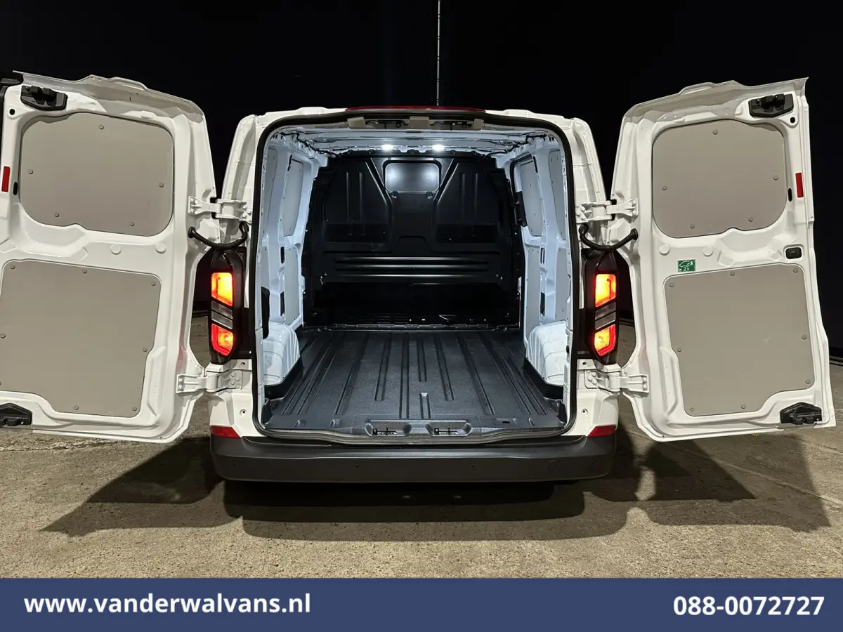 2.0 TDCI L1H1 Euro6 Airco | Camera | Apple Carplay | LED | Cruisecontrol Android Auto, Verwarmde voorruit, Parkeersensoren, Bijrijdersbank