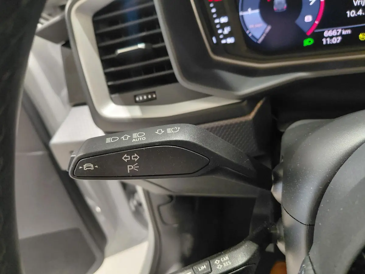 25 TFSI Pro Line 95 PK | Apple Carplay | Android Auto | Cruise Controle | Airco | Lichtmetalen velgen 18" | Bluetooth | Lederen Stuurwiel | Multimedia-Voorbereiding | Fabrieksgarantie |