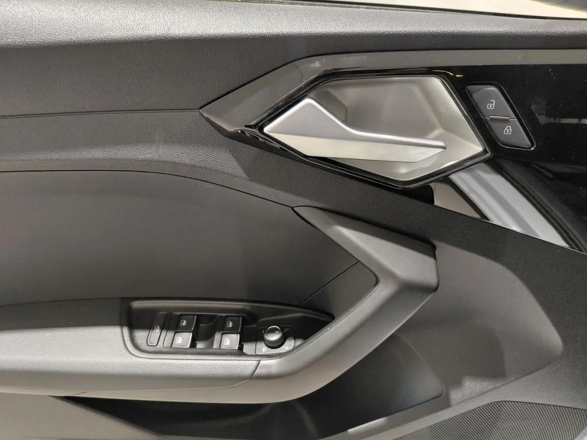 25 TFSI Pro Line 95 PK | Apple Carplay | Android Auto | Cruise Controle | Airco | Lichtmetalen velgen 18" | Bluetooth | Lederen Stuurwiel | Multimedia-Voorbereiding | Fabrieksgarantie |