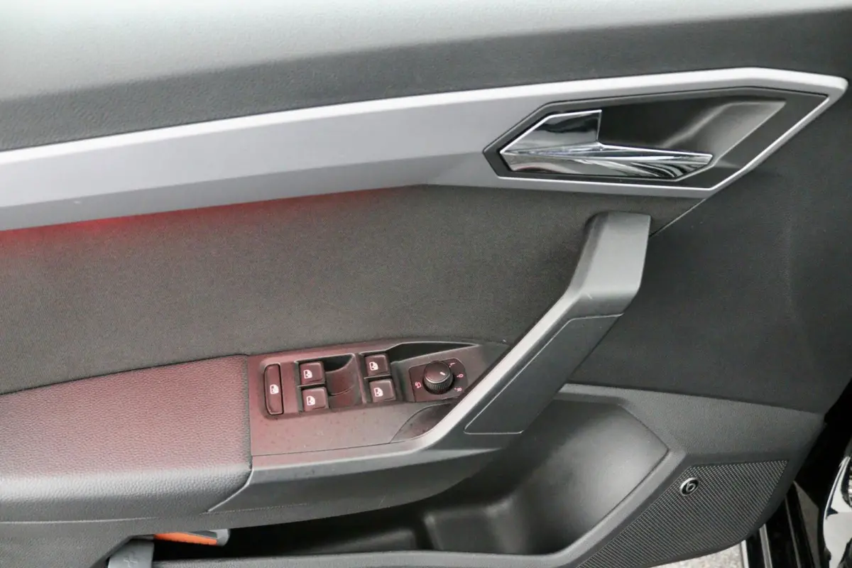1.0 TSI FR zwart