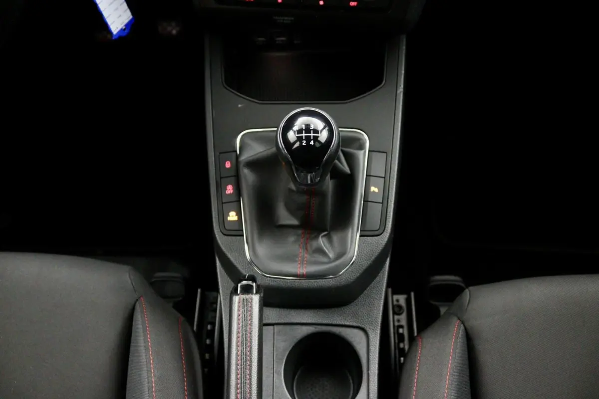 1.0 TSI FR zwart