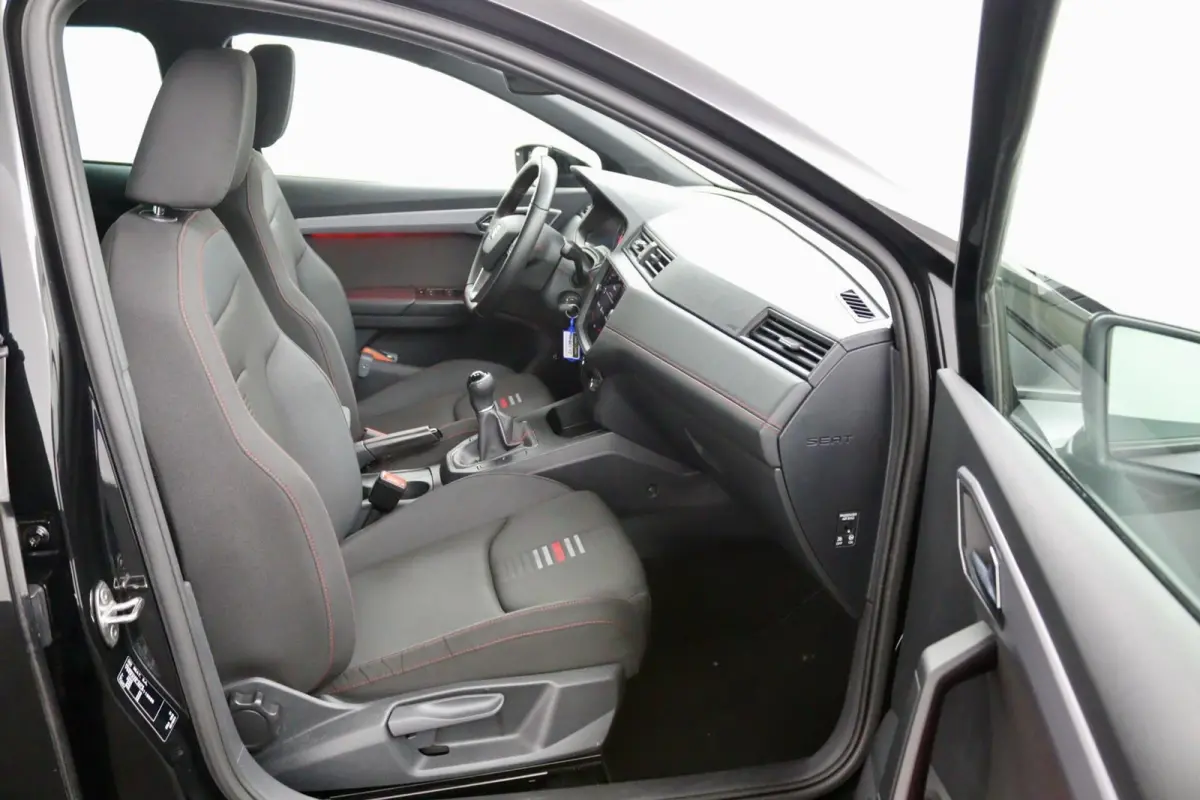 1.0 TSI FR zwart