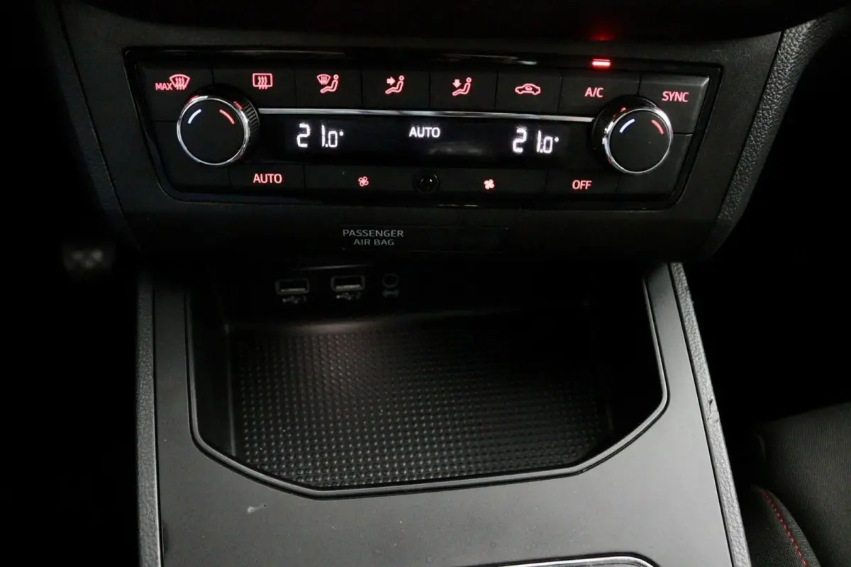 1.0 TSI FR zwart