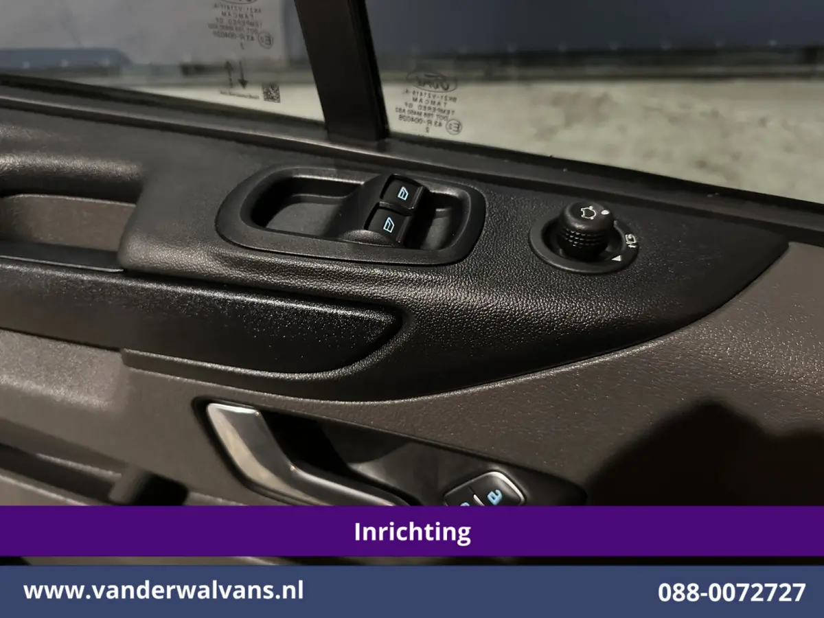 2.0 TDCI L1H1 Inrichting Euro6 Airco | 2500kg Trekhaak | Camera | Omvormer | LED | Cruisecontrol | Android Auto Stoelverwarming, Verwarmde voorruit, Parkeersensoren, Bijrijdersbank