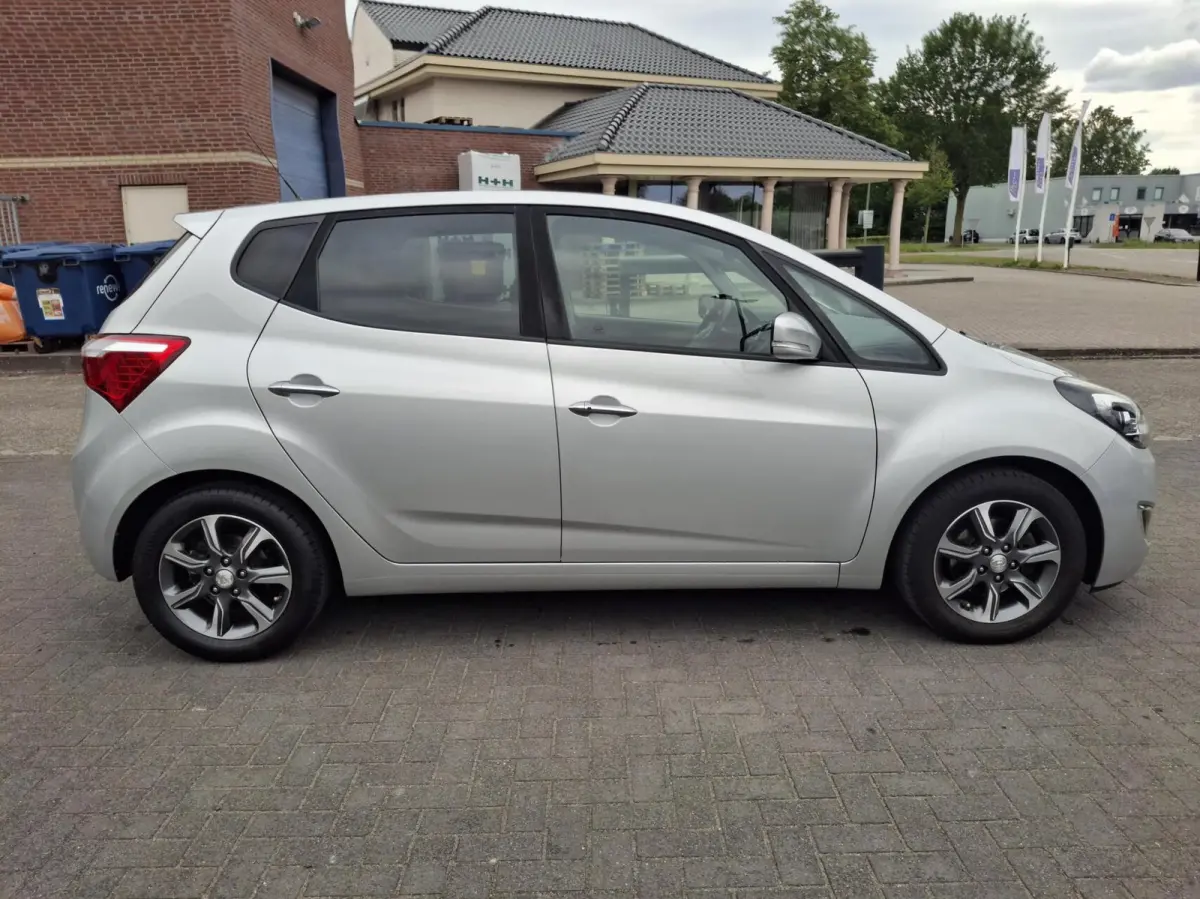 1.6i Premium