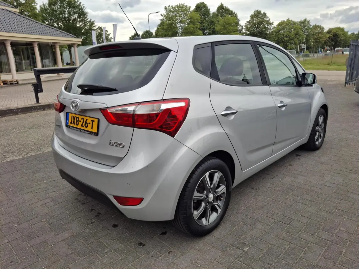1.6i Premium