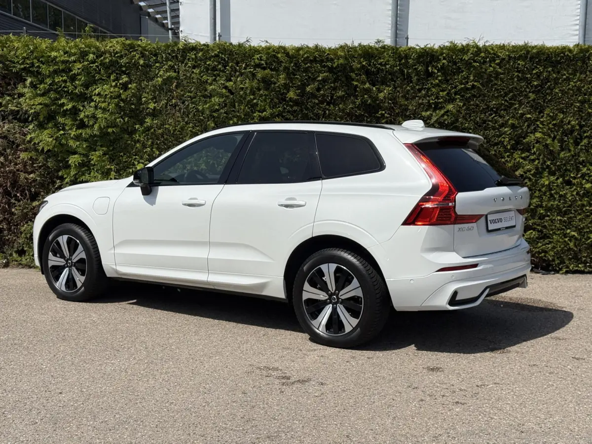 T6 Plug-in hybrid AWD Plus Dark | Blis | Keyless | Pano dak | Elektrische stoelen | AppleCarplay | Stuur en Stoel verwarming | 360 camera | Google |