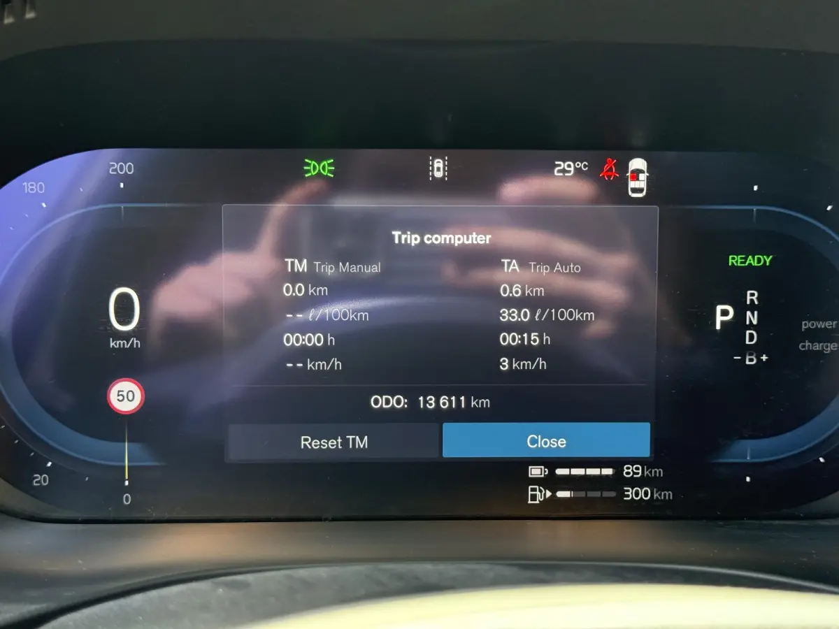 T6 Plug-in hybrid AWD Plus Dark | Blis | Keyless | Pano dak | Elektrische stoelen | AppleCarplay | Stuur en Stoel verwarming | 360 camera | Google |