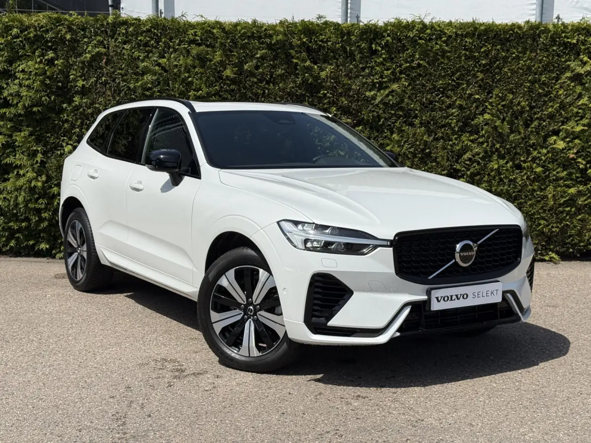 T6 Plug-in hybrid AWD Plus Dark | Blis | Keyless | Pano dak | Elektrische stoelen | AppleCarplay | Stuur en Stoel verwarming | 360 camera | Google |