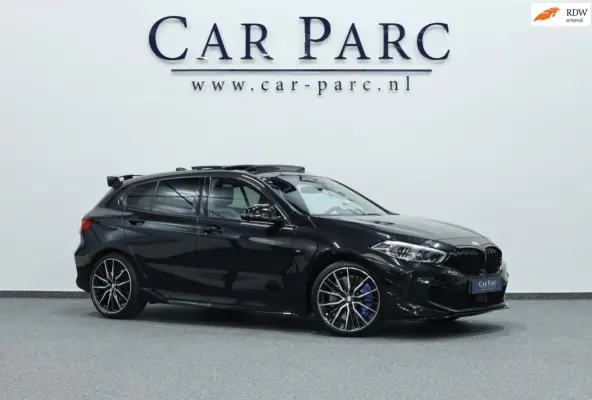M135i xDrive 306+PK M-PERFORMANCE/LED/VIRTUAL/SFEER/PANO/LEER+S.VERWARMING/CAM/LMV/ACC/ECC/12 MND GARANTIE!