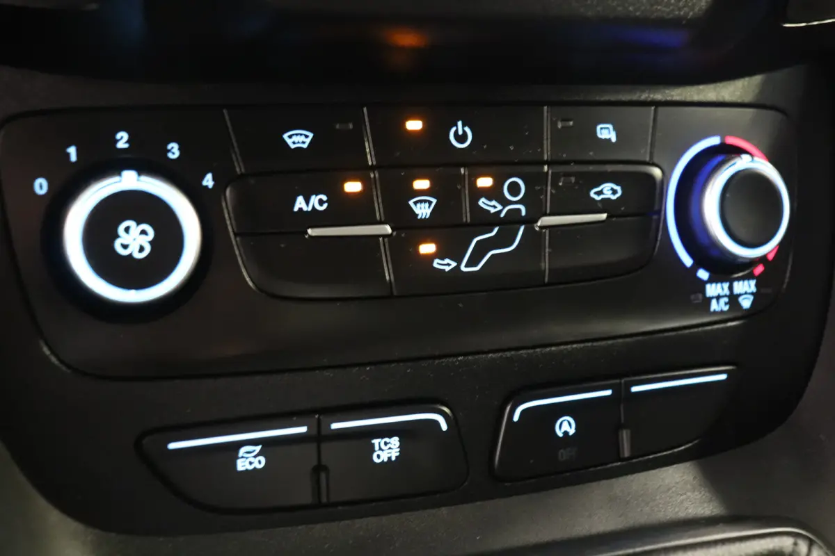 1.5 EcoBlue 100PK EURO 6 - Airco - Navi - Cruise - € 11.950,- Excl.