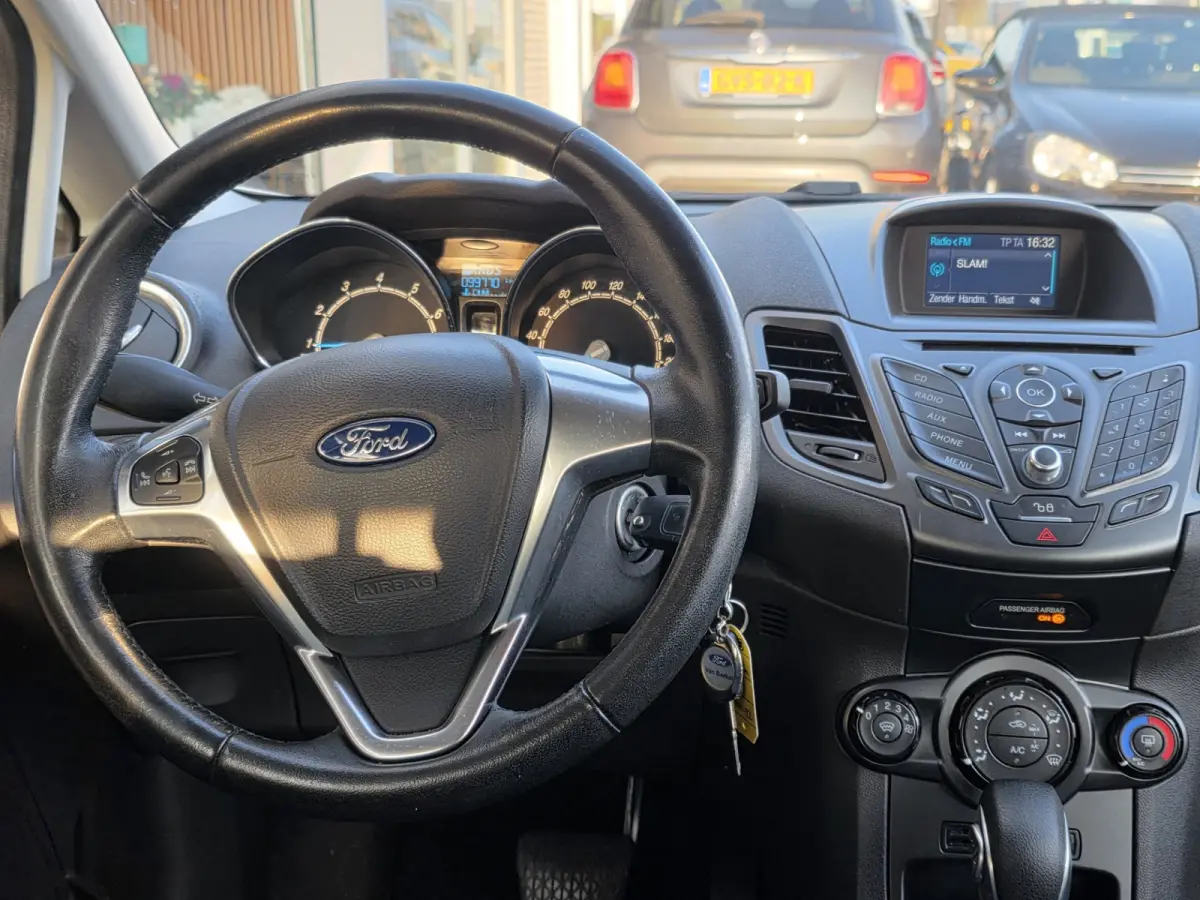 1.0 EcoBoost Titanium Automaat – Parkeersensoren – Comfort – Zuinig –