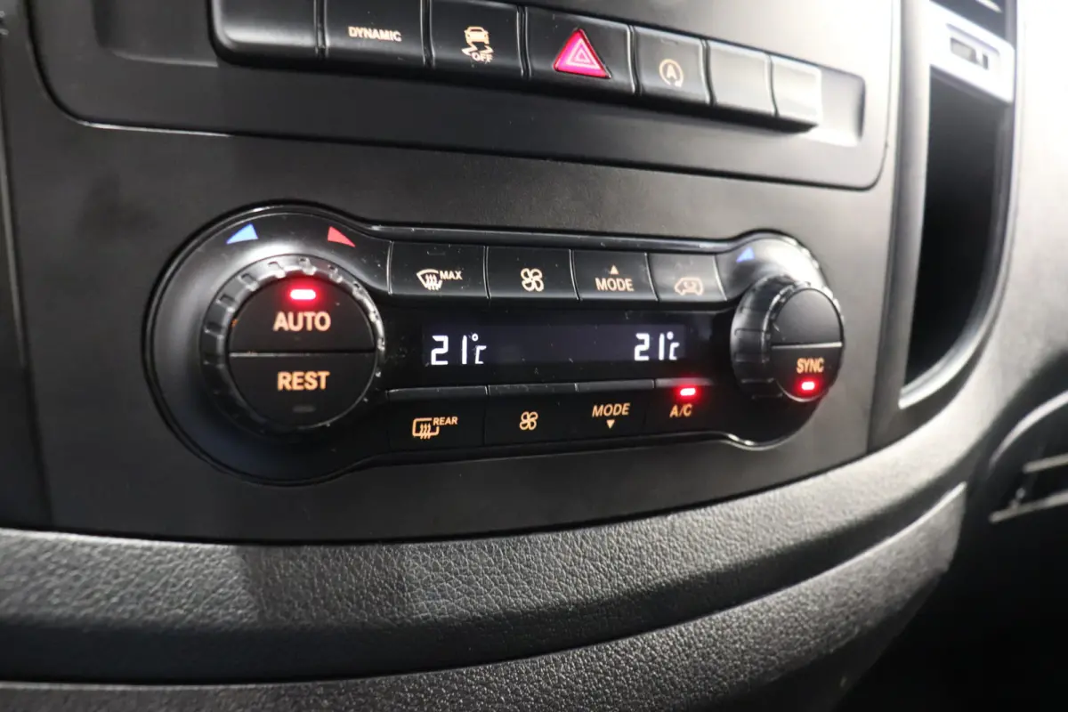 116 CDI Lang Automaat EURO 6 - AC/climate - Camera - Cruise - € 18.900,- Excl.