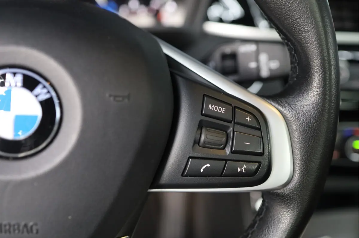 sDrive18i Executive Edition | NAP | PANORAMADAK | TREKHAAK | HUD | HOGE INSTAP |